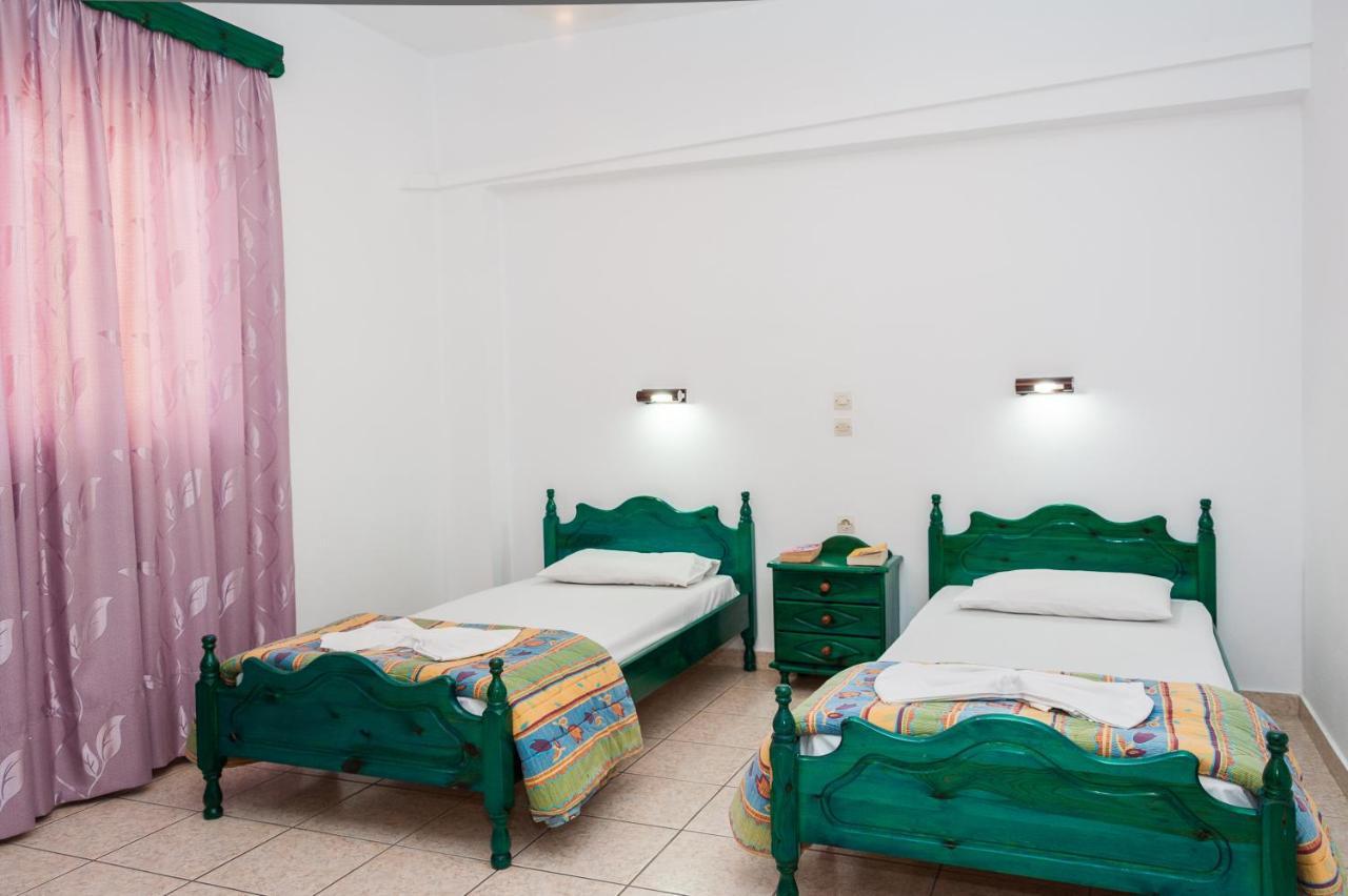 Costas Hotel Kalamákion Exteriér fotografie
